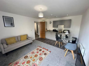 Super MCR 1 Bed Apt + Balcony